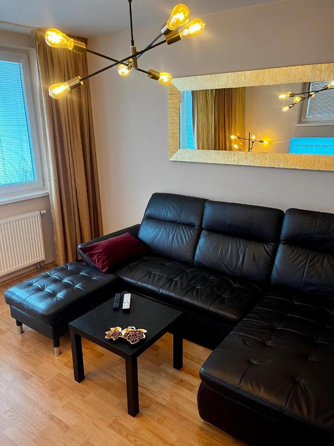 Apartman V Aleji Bratislava Exteriör bild